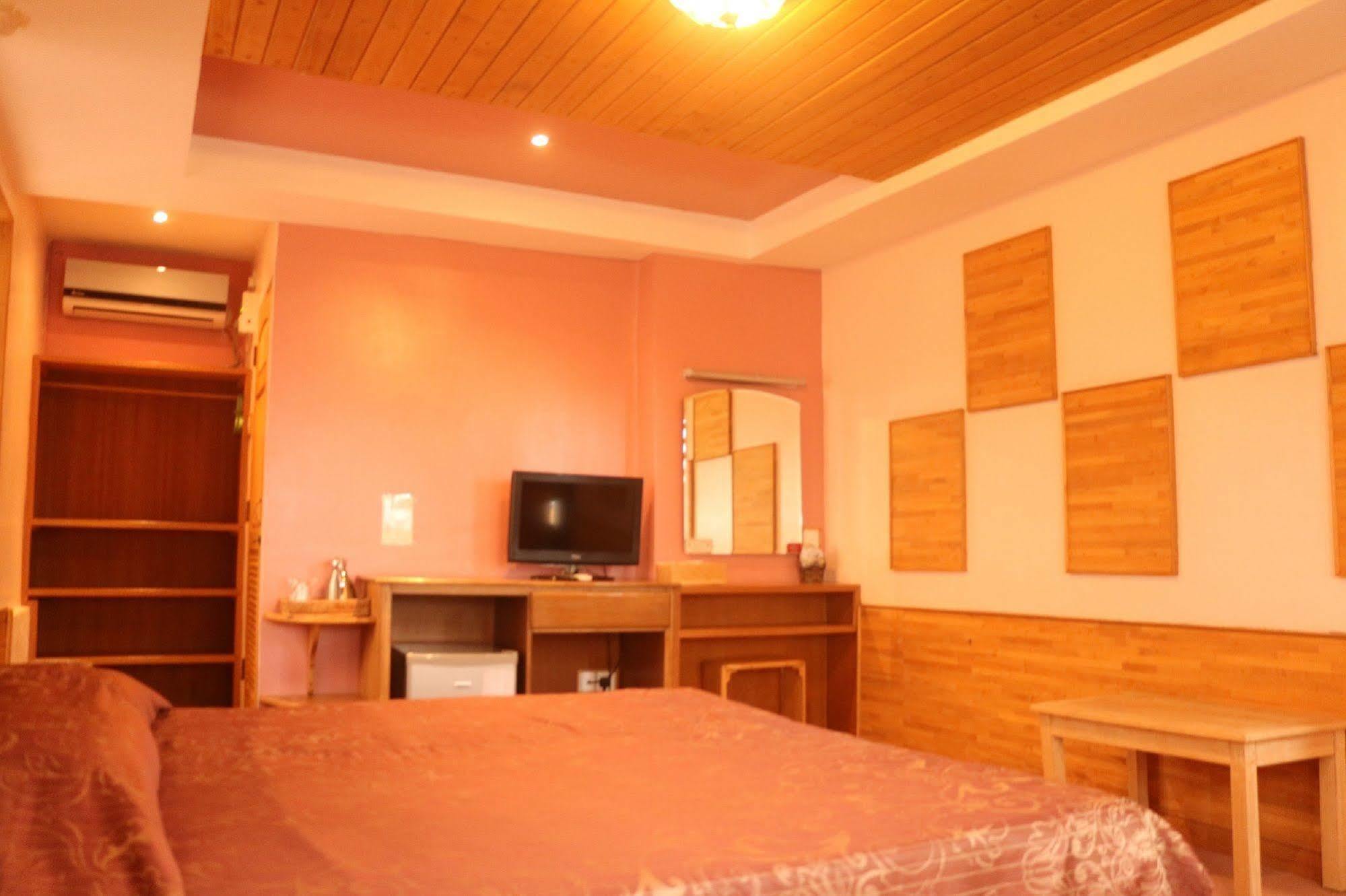 Kaung Lay Inn Yangon Extérieur photo