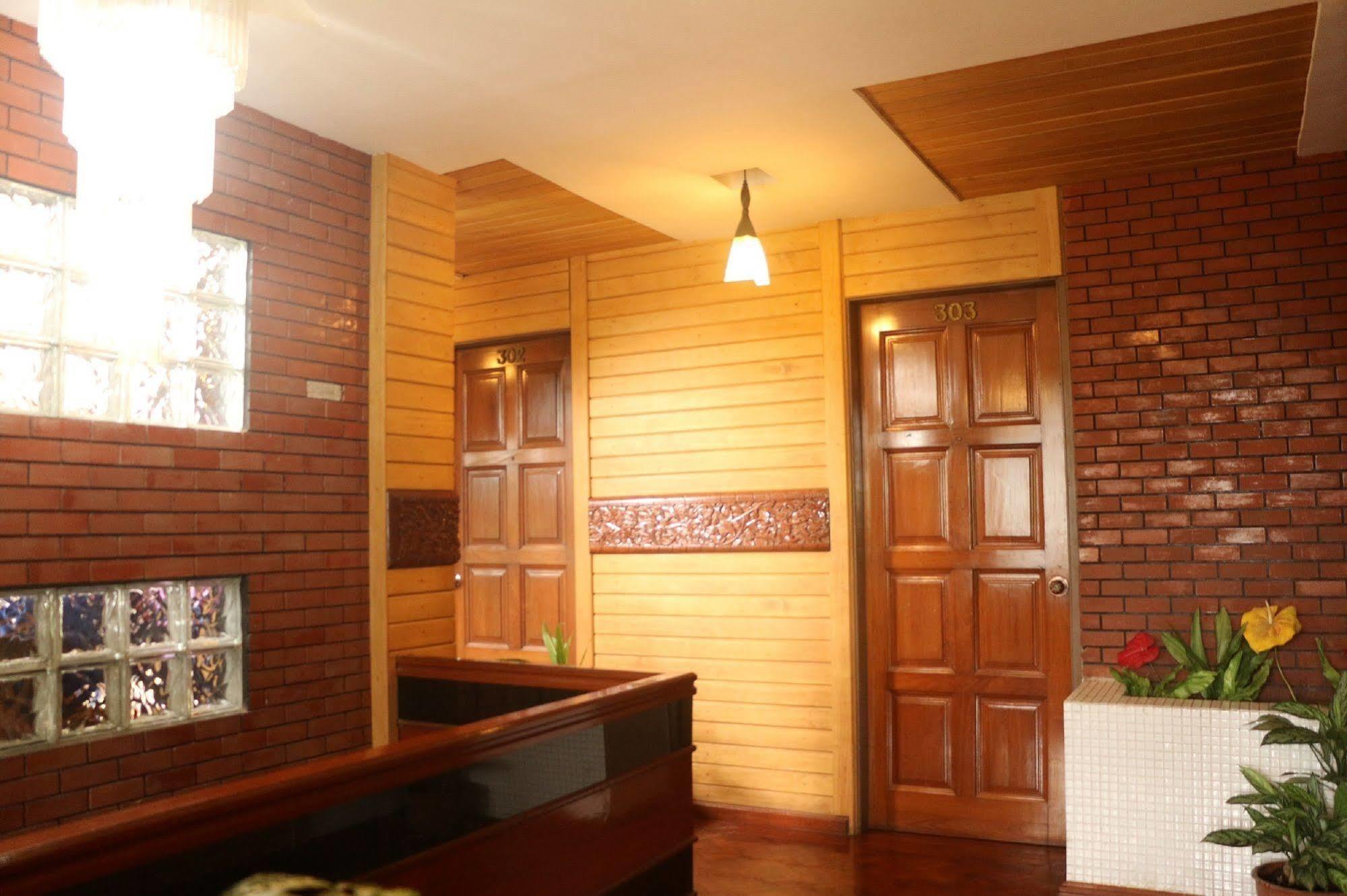 Kaung Lay Inn Yangon Extérieur photo